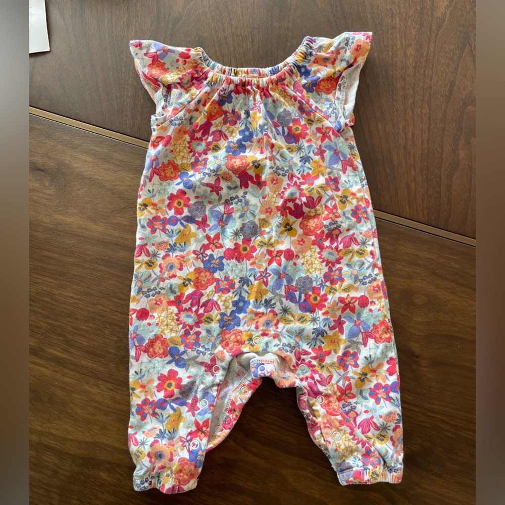 0-3 M Flower print onesie by tea